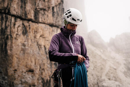 _DB_9769_CLIMBING_S24_Chinque Torri_MaxDraeger_MedRes