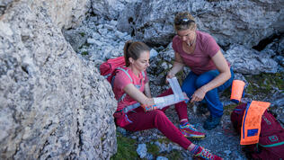 C16I5150FirstAid_S19_Dolomiten_HansiHeckmair_HiRes