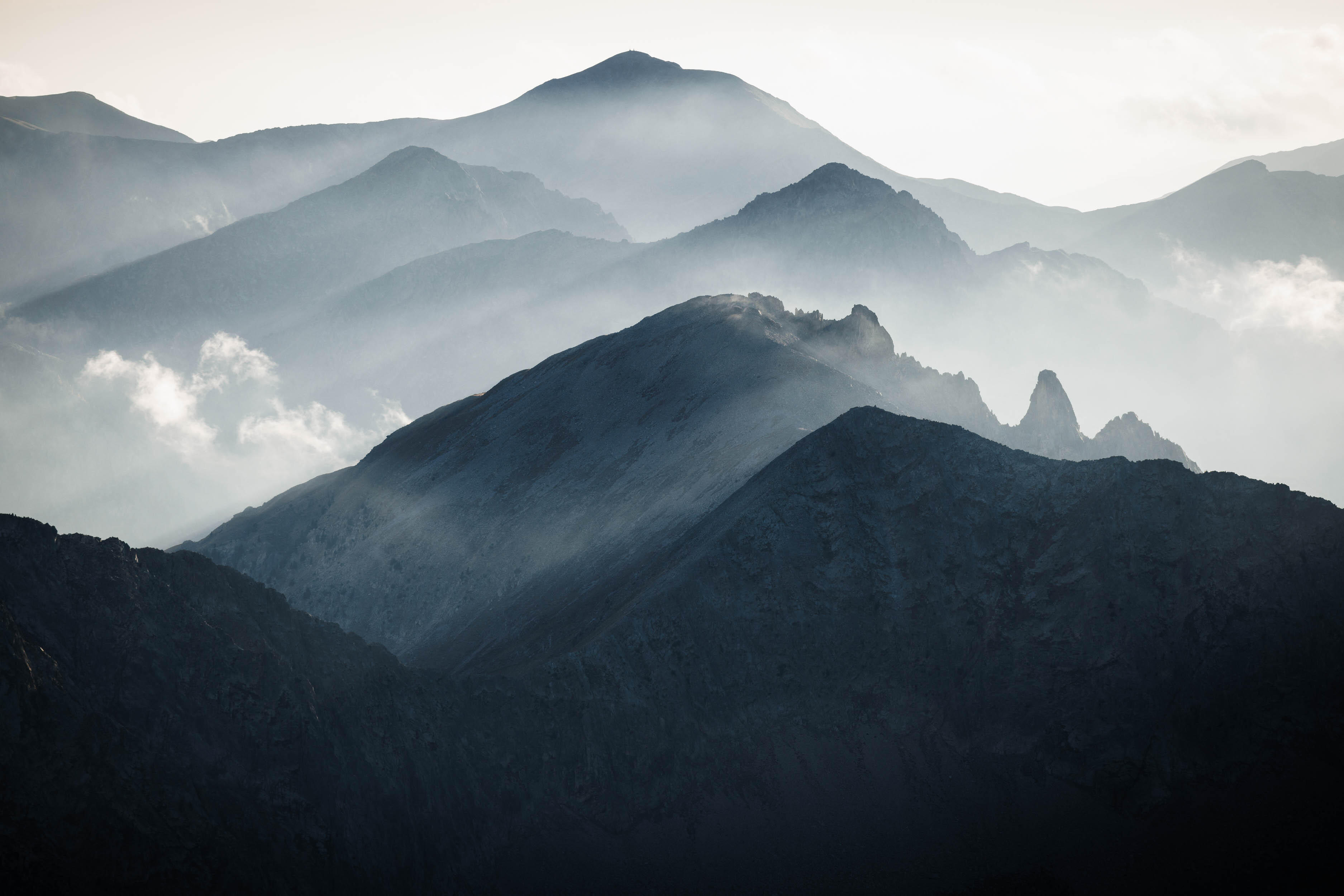 DA_3312_FAR AND LIGHT_S23_Piemont_MaxDraeger_MedRes_SS25