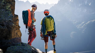 DB_9313_CLIMBING_S23_Charmonix_MaxDraeger_HiRes_120COMP