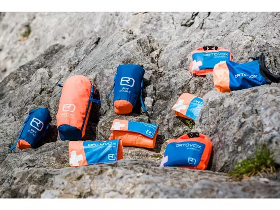 107430_lekarnicka-ortovox-first-aid-waterproof-mini--barva-shocking-orange