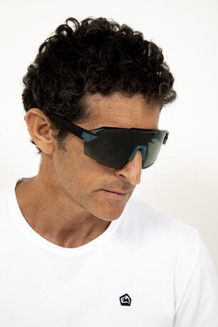 s25-sng005-andy-01
