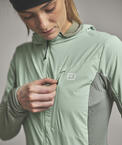396556-88969-TRACE_HYBRID_JKT_W-D-03