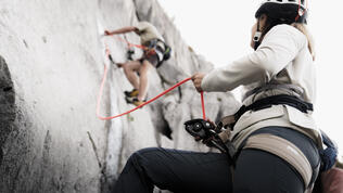 N5A3790_CLIMBING_FIRST AID_SS26_Rofan_MaxDraeger_MedRes