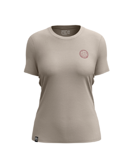 399197-83091-00401-185_Merino_Mtn_Badge_TS_W_dark_linen-B-01