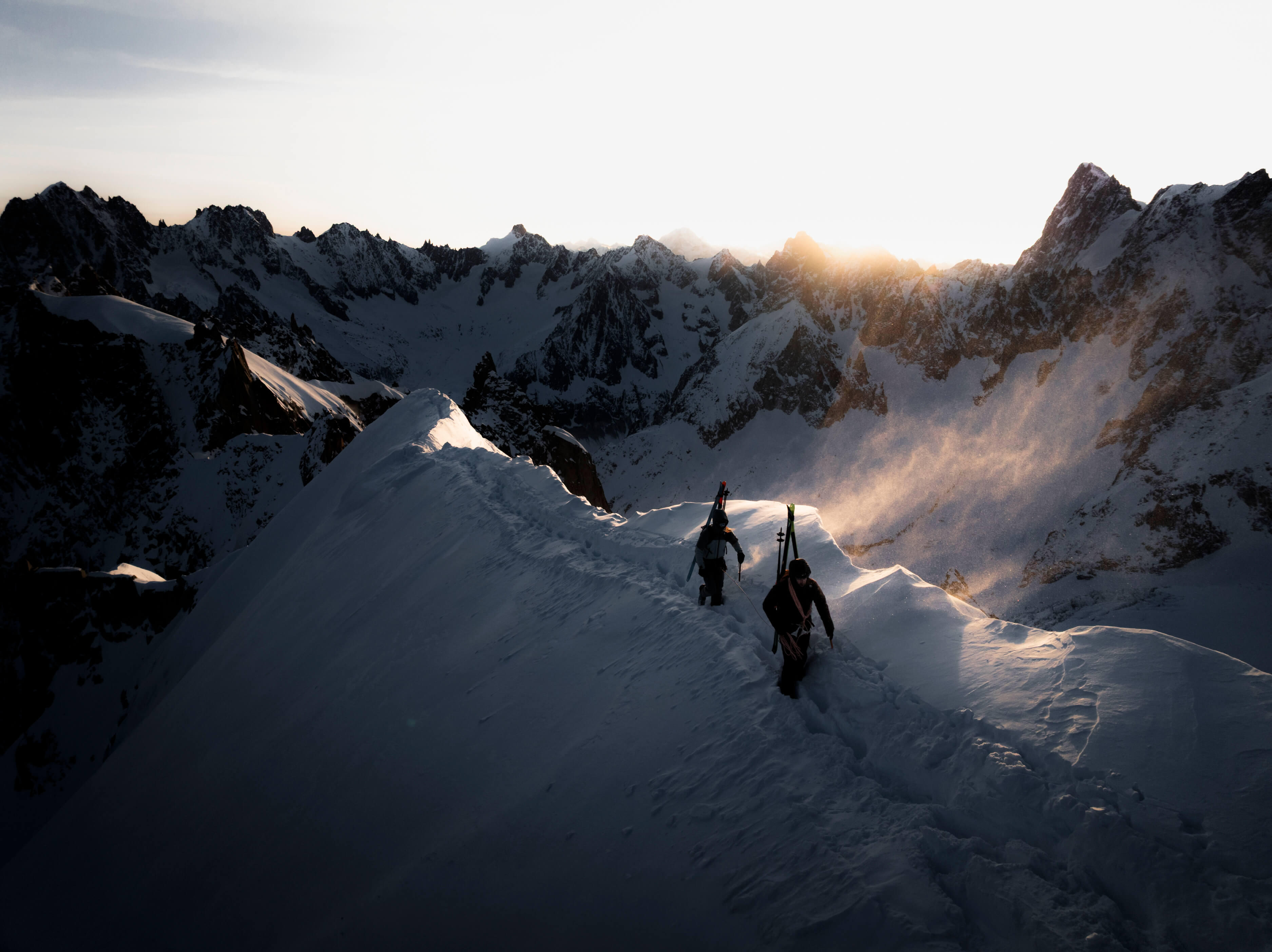 DJI_0421_SKITOUR_WS2627_Charmonix_MaxDraeger_MedRes (1)