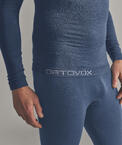 440144-85531-57501-120_COMP_LIGHT_HOODY_M-M-04